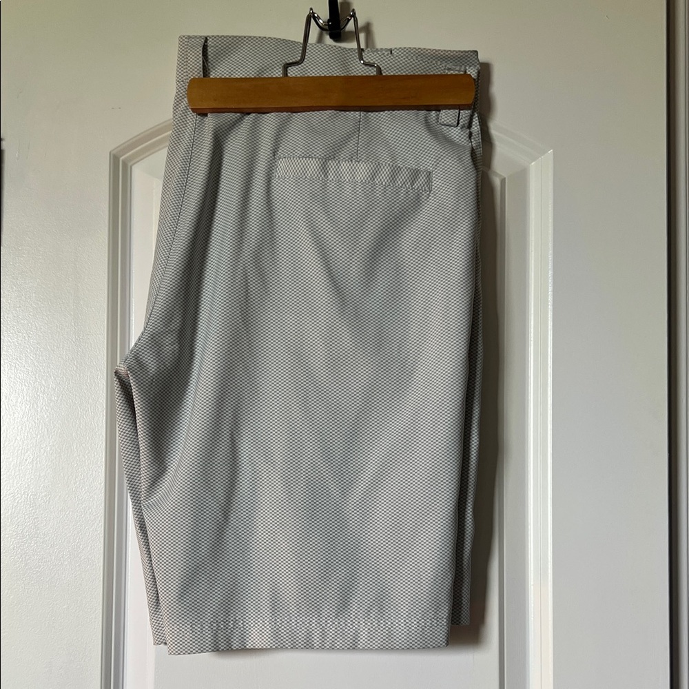 PGA Tour Light Gray Micro-Pattern Flat Front Shorts